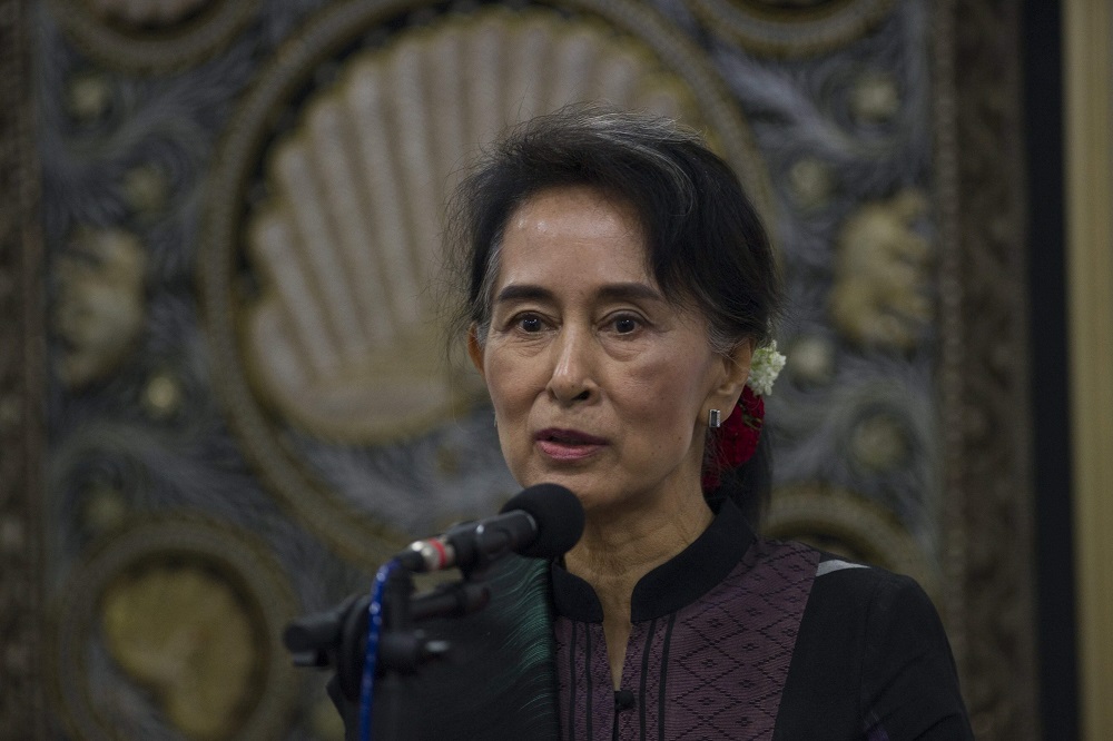 Myanmar’s Suu Kyi to Skip UN General Assembly as Aid Pours in for Rohingya