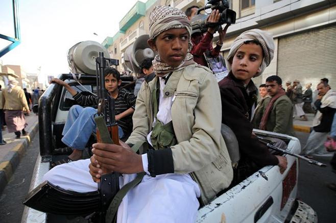 Yemeni Coupists Accused of Recruiting 20,000 Children, Planting Land Mines