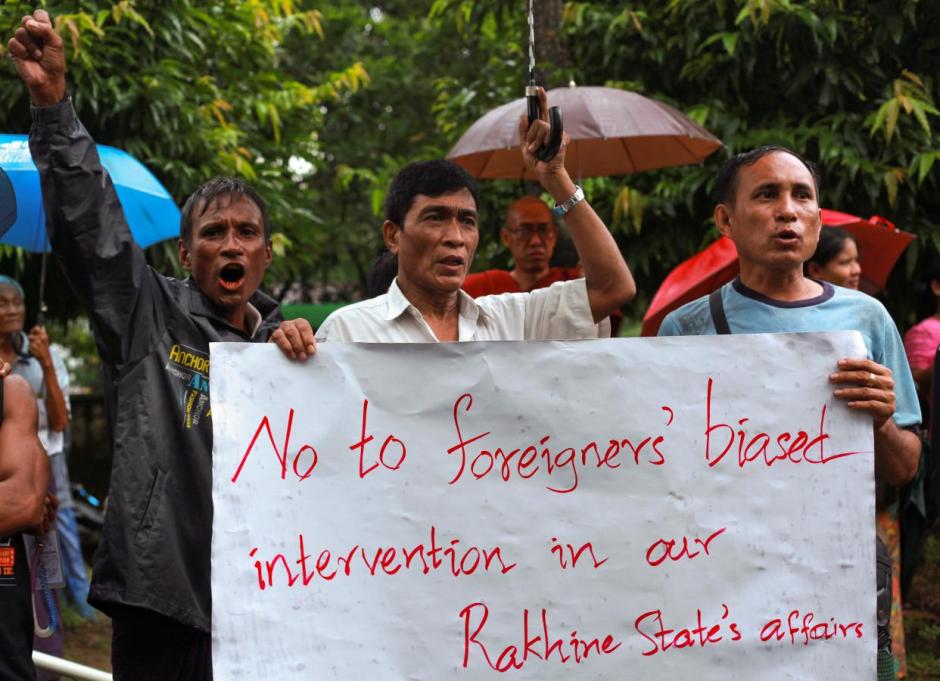 Myanmar Demonstrators Attempt Blocking Relief Shipment to Muslim Rohingya