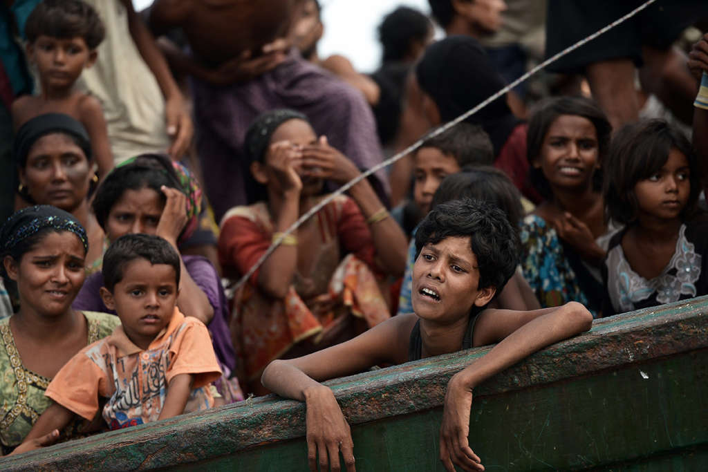 Thousands of Rohingya Stranded on Bangladesh Border