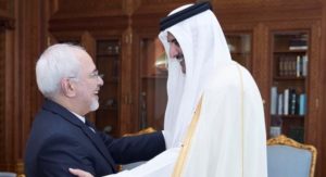Iran's Foreign Minister Zarif und Qatar's Emir Al Thani in Doha