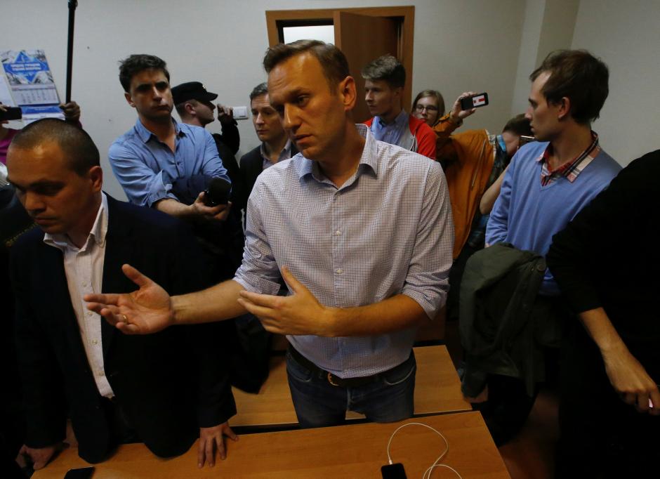 Day after his Arrest, Kremlin Warns Navalny Supporters against Protests