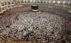 Muslims pray at the Grand mosque ahead of the annual Haj pilgrimage in Makkah, Saudi Arabia August 29, 2017.